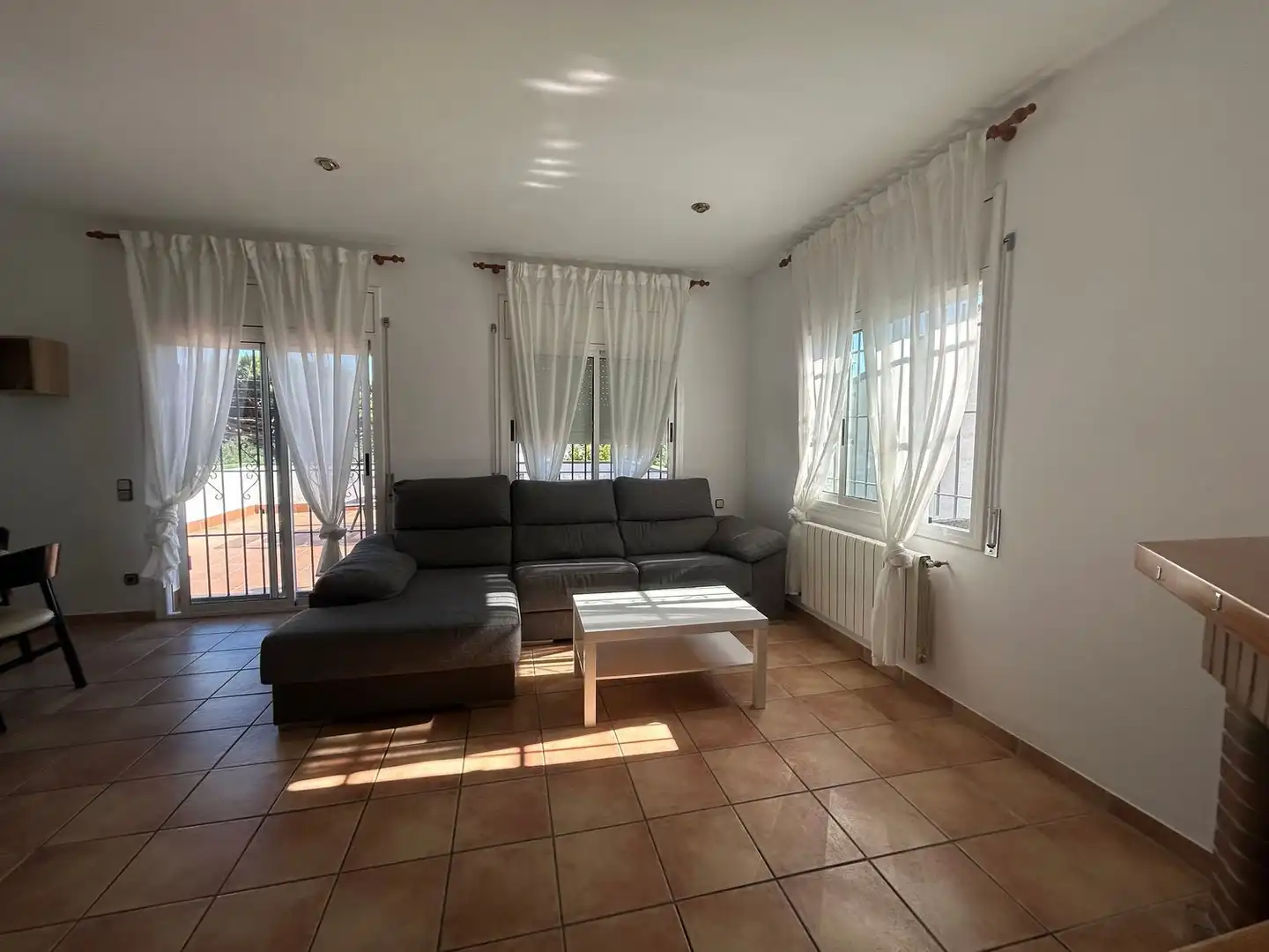 Sala d'estar de Casa o xalet en venda en Vidreres amb Aire condicionat, Calefacció i Jardí privat