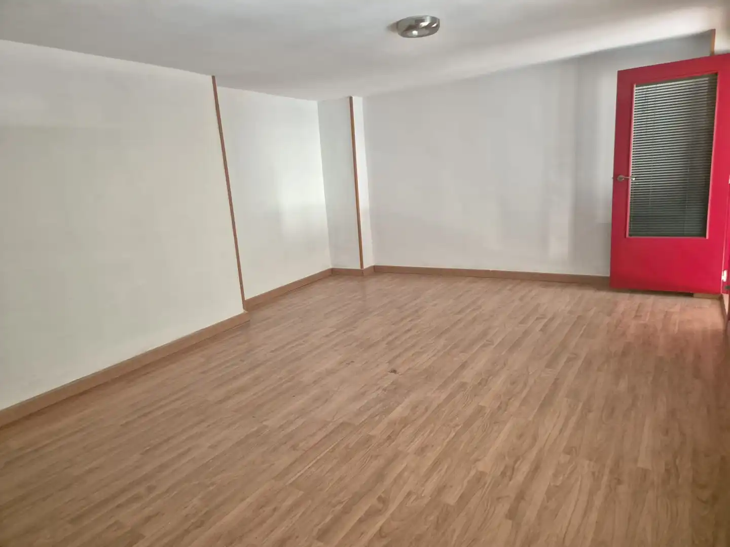 Commercial properties for rent in Badajoz  with Air Conditioner