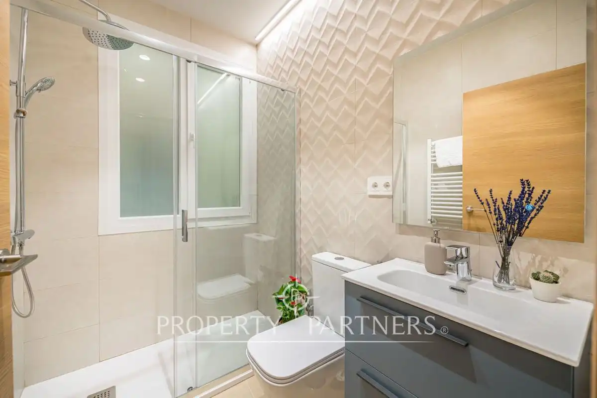 Baño de Apartamento en venta en Madrid con Aire acondicionado, Calefacción y Amueblado