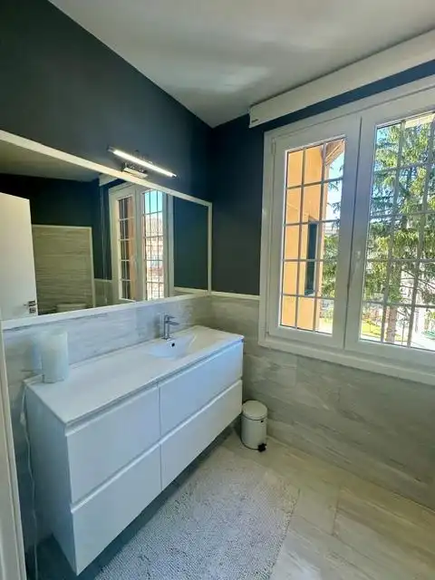 Badezimmer von Wohnung zum Verkauf in Burgos mit Heizung, Parkett und Möbliert