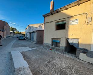 Exterior view of House or chalet for sale in Torre de Esgueva  with Private garden and Storage room