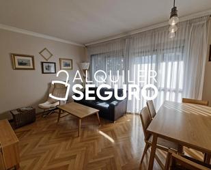 Living room of Flat to rent in  Madrid Capital  with Heating, Storage room and Swimming Pool