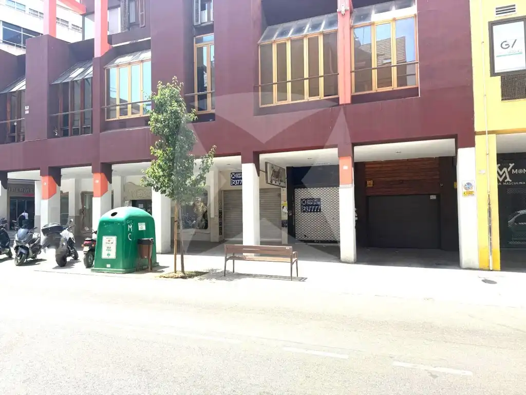 Gewerbefläche zur Miete in Avenida Juan Carlos I, imagen 2