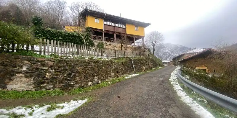 Exterior view of Houses for sale in Ponga  with Private garden, Terrace and Storage room