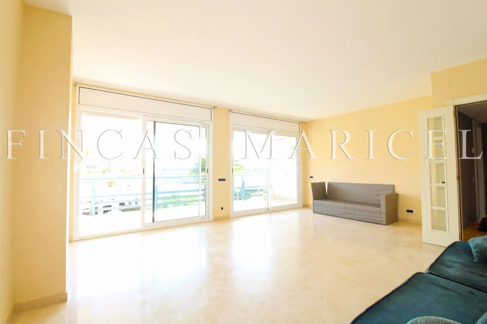 Sala de estar de Ático en venta en Sitges con Aire acondicionado, Calefacción y Terraza