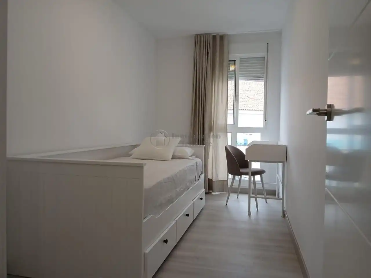 Habitación de Piso de alquiler en Arona con Amueblado, Balcón y Internet