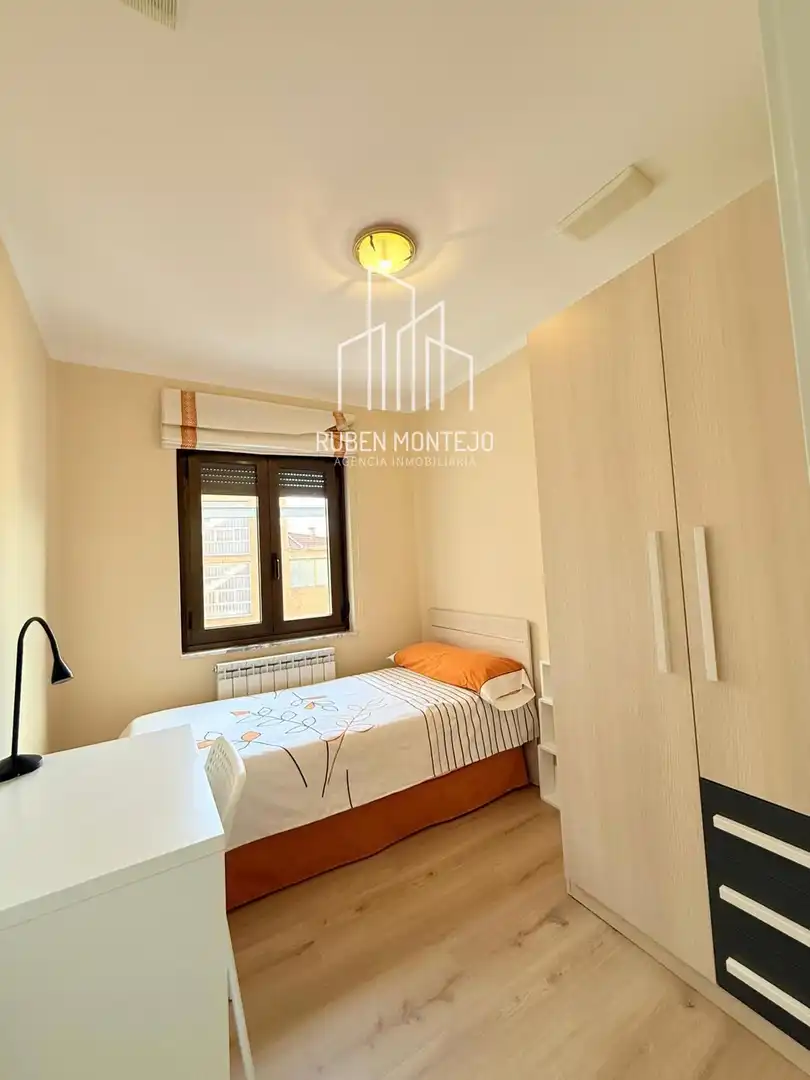 Schlafzimmer von Wohnung zur Miete in Salamanca mit Heizung, Parkett und Terrasse