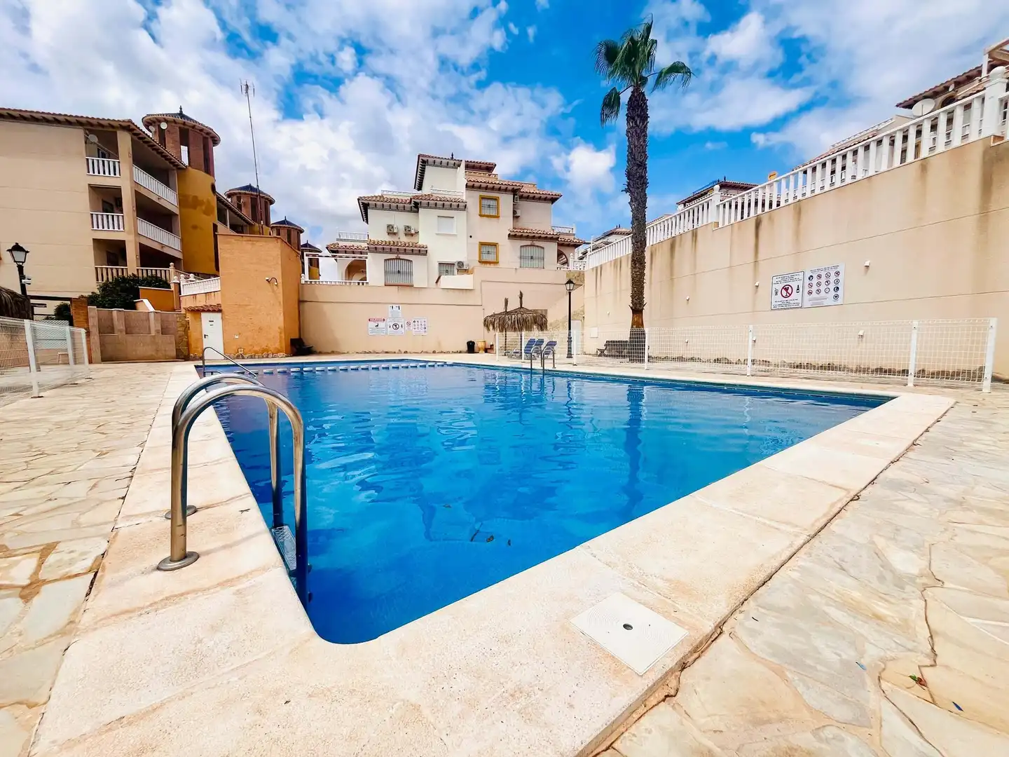 Wohnung mit Pool zum Verkauf in Orihuela Costa