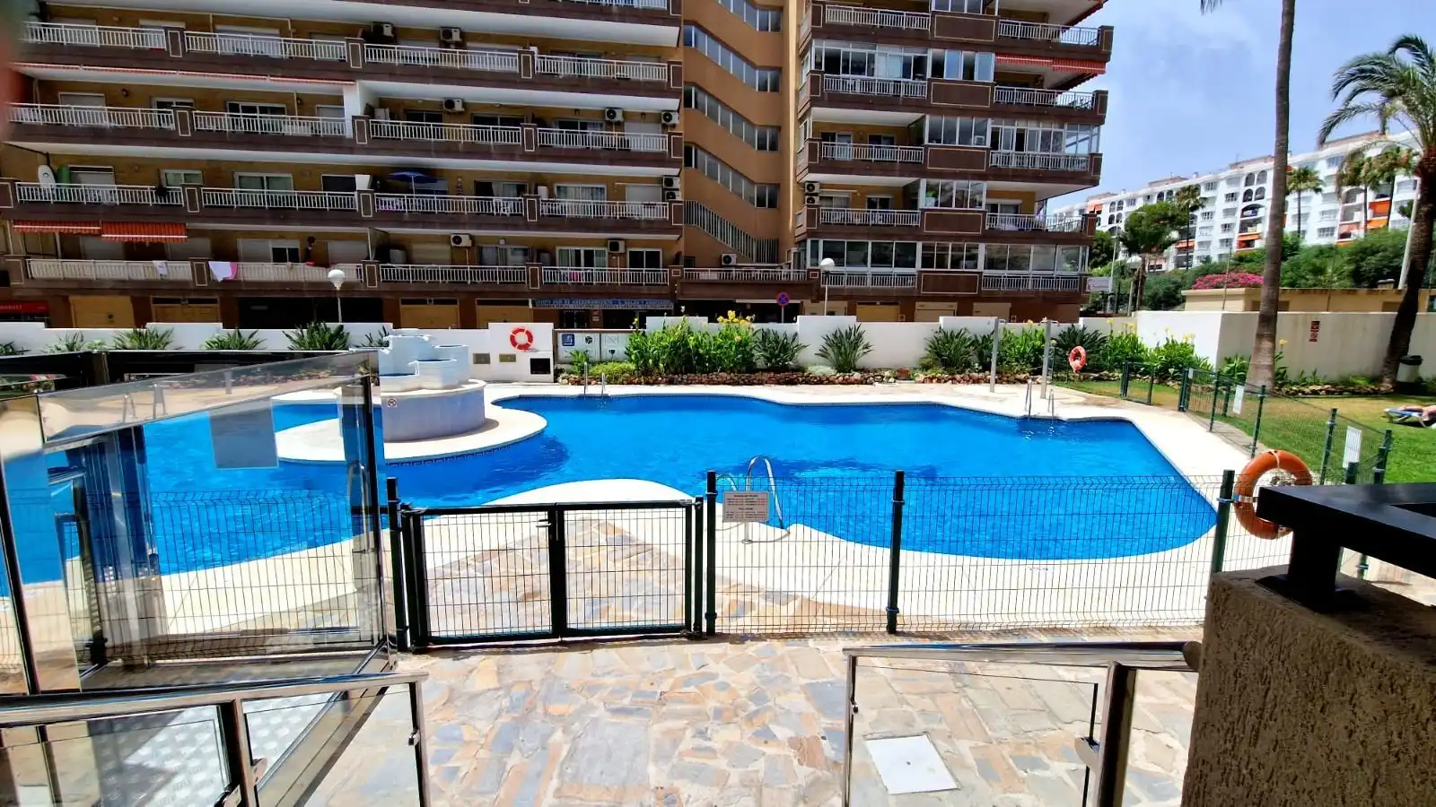 Swimming pool of Apartments for sale in Fuengirola  with Air Conditioner, Parquet flooring and Terrace
