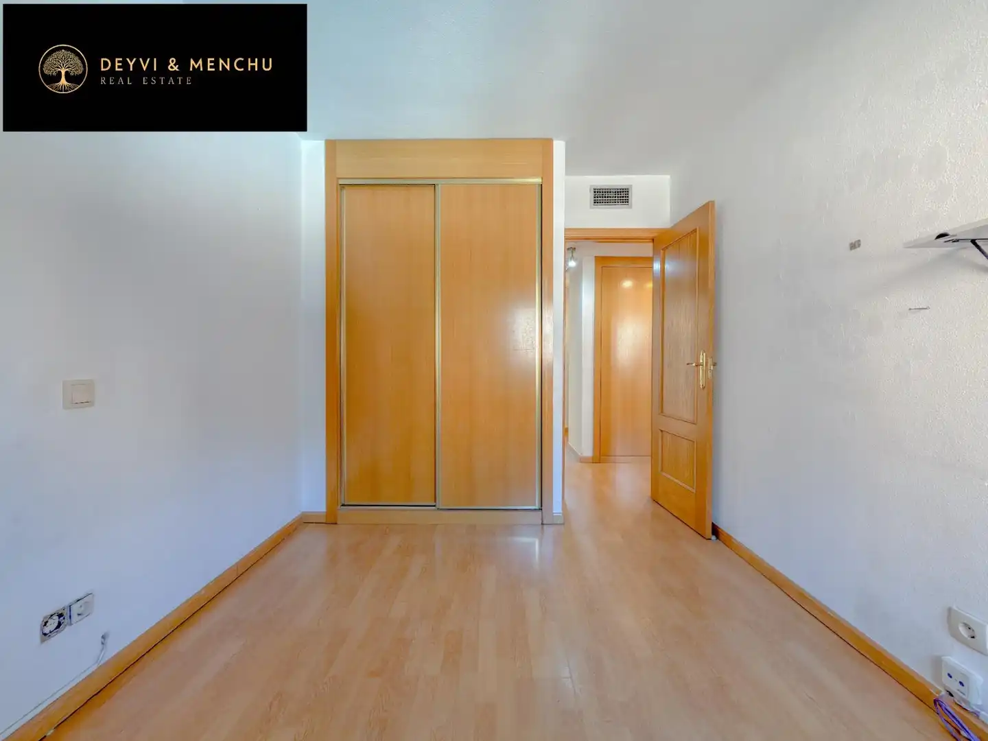 Dormitori de Pis en venda en Madrid amb Aire condicionat, Calefacció i Jardí privat
