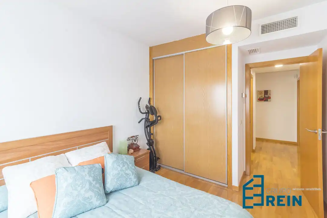 Bedroom of Flat for sale in Recas  with Air Conditioner, Heating and Alarm