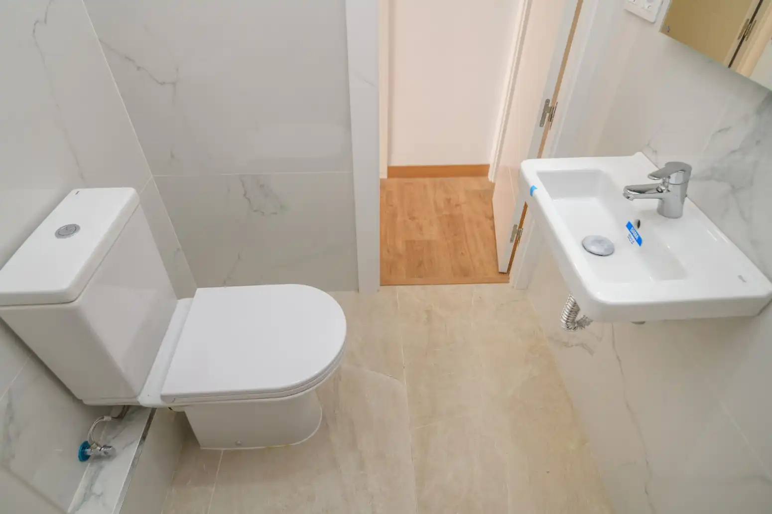 Bathroom of Flat for sale in Sant Boi de Llobregat  with Parquet flooring