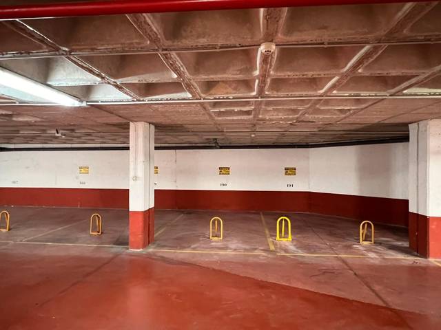 Garaje en Alquiler en Avinguda de l'Altet en El Travaló - Martínez Valero