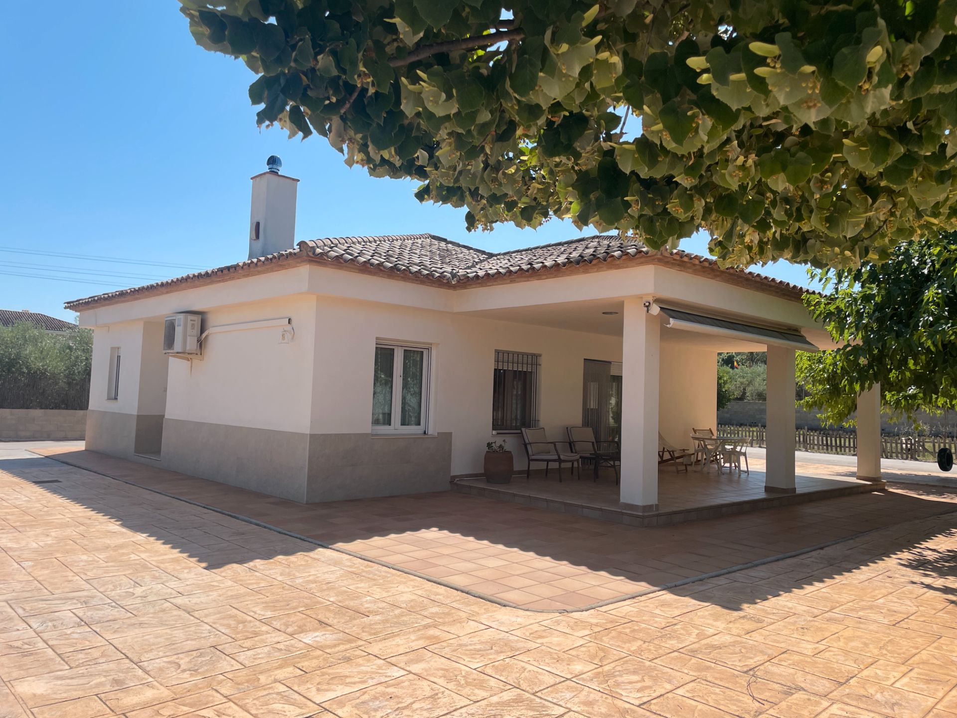 Exterior view of House or chalet for sale in Ontinyent  with Air Conditioner, Heating and Private garden