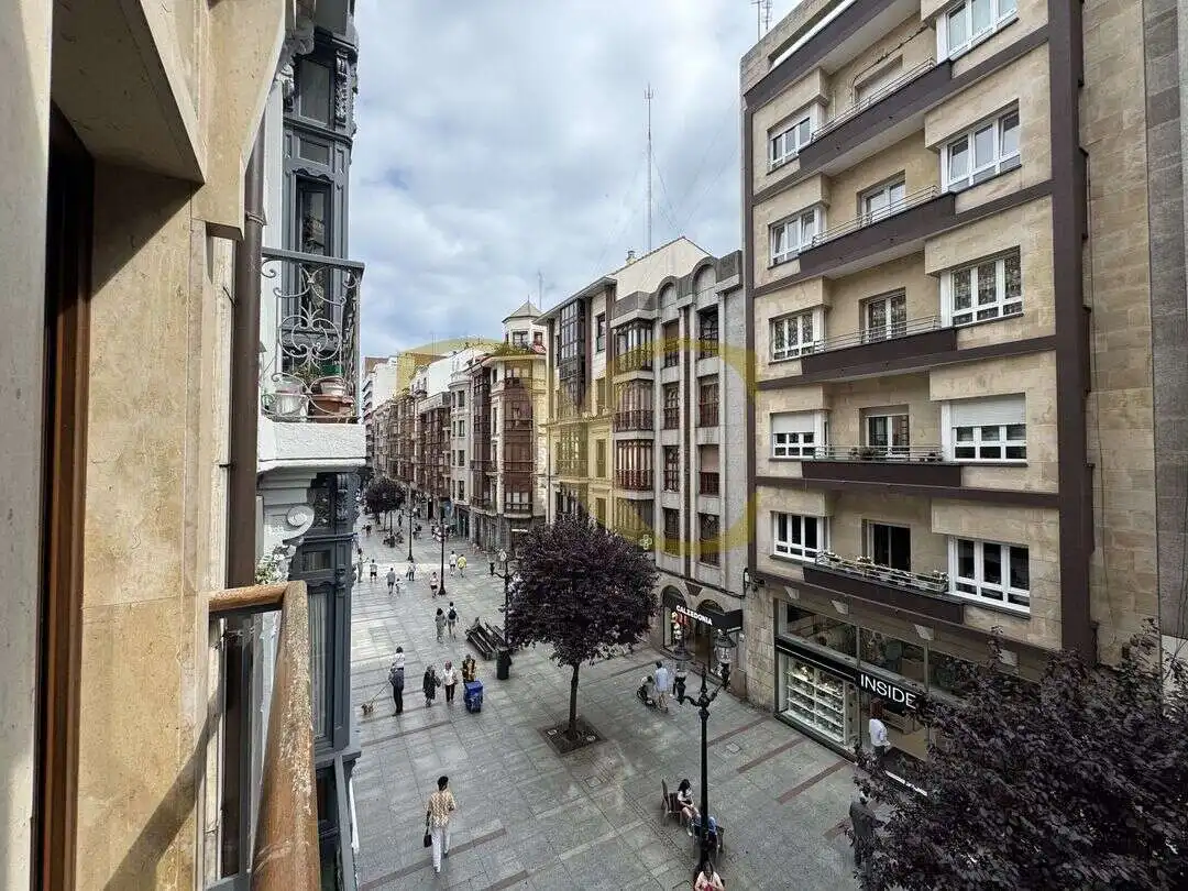 Vista exterior de Pis de lloguer en Gijón  amb Forn, Rentadora i Microones