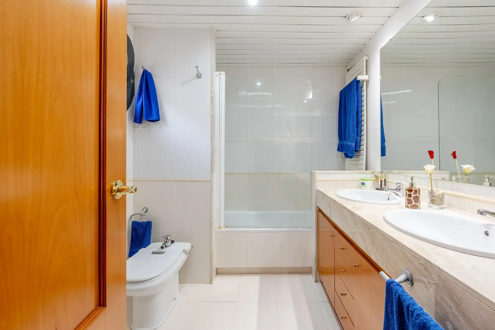 Baño de Casa o chalet en venta en Vallirana con Aire acondicionado, Calefacción y Jardín privado