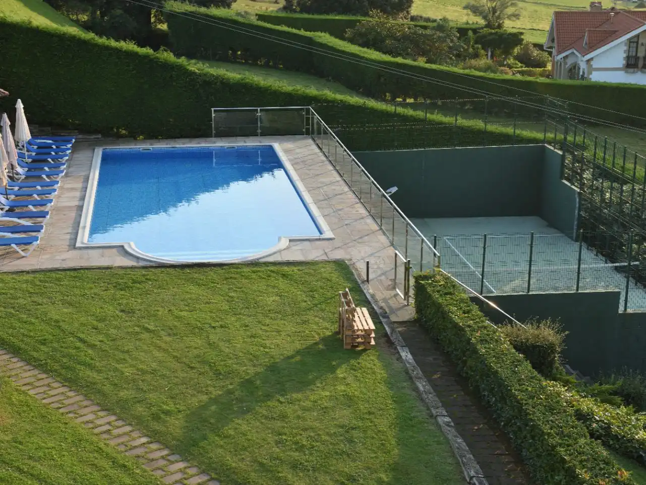 Apartment with garden to rent in Calle Abra del Pas 575, imagen 4