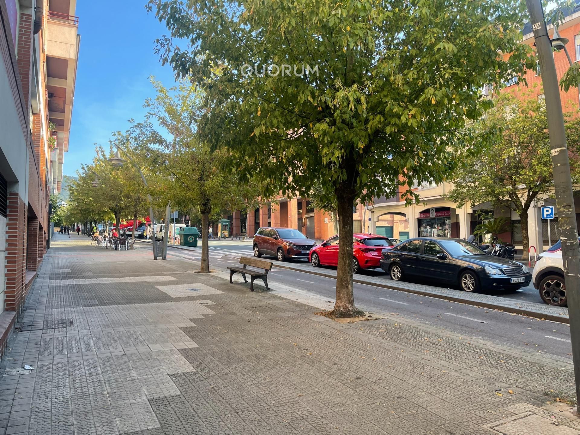 Vista exterior de Local en venda en Bilbao 