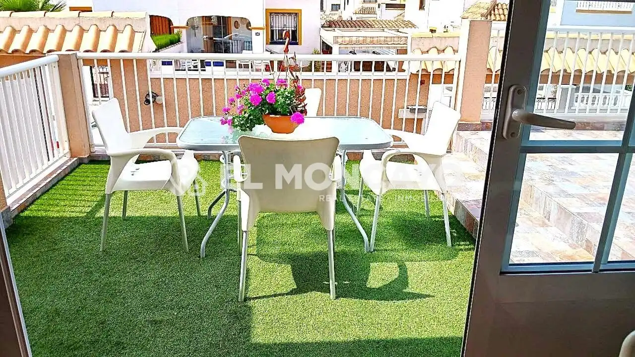 Adosado con piscina en venta en Orihuela Costa