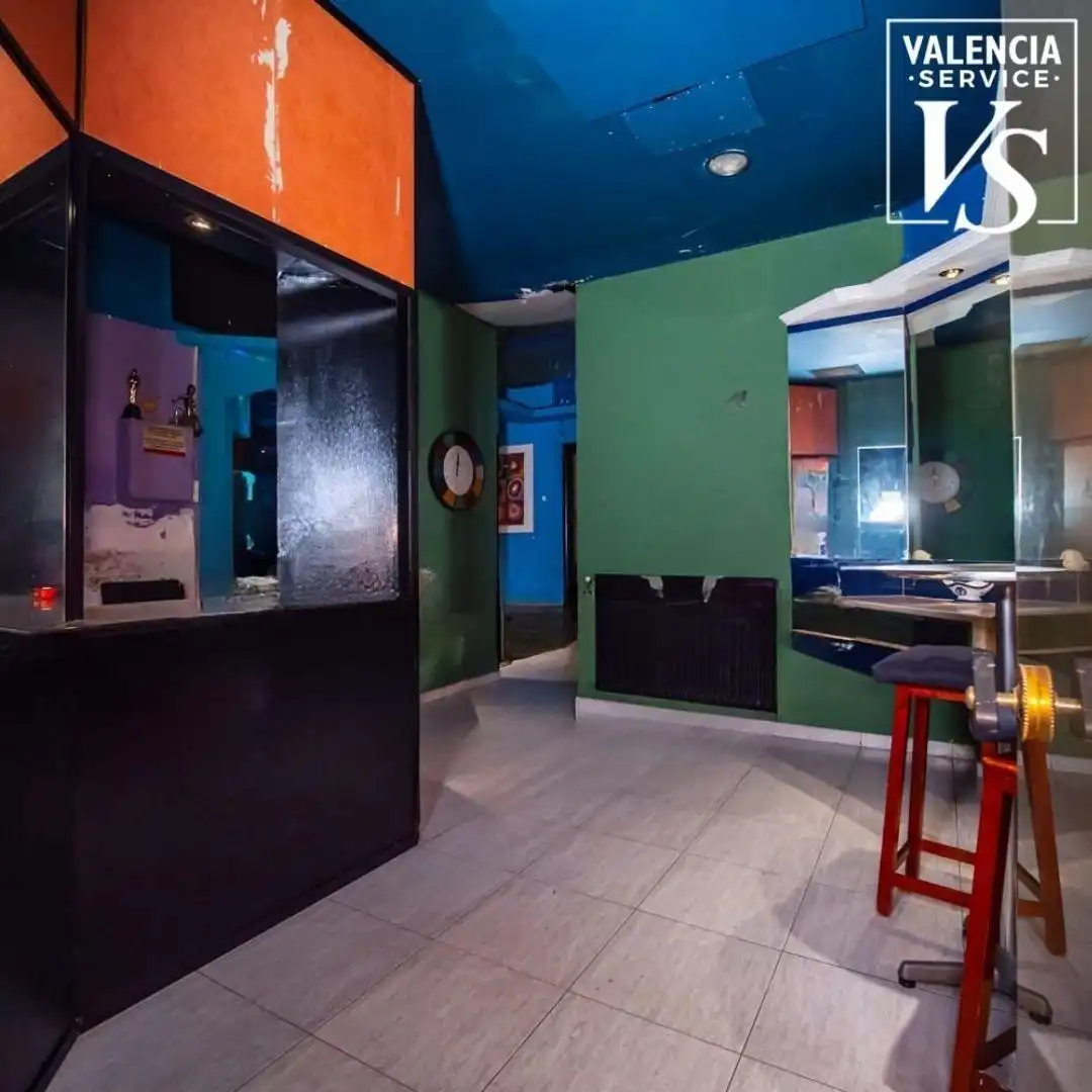 Local en venta en Valencia con Aire acondicionado y Amueblado