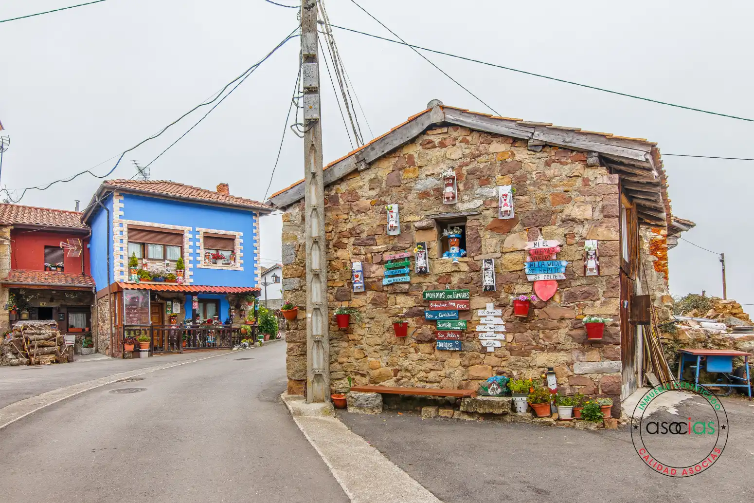 Casa adosada en venta en Proaza con Calefacción y Trastero