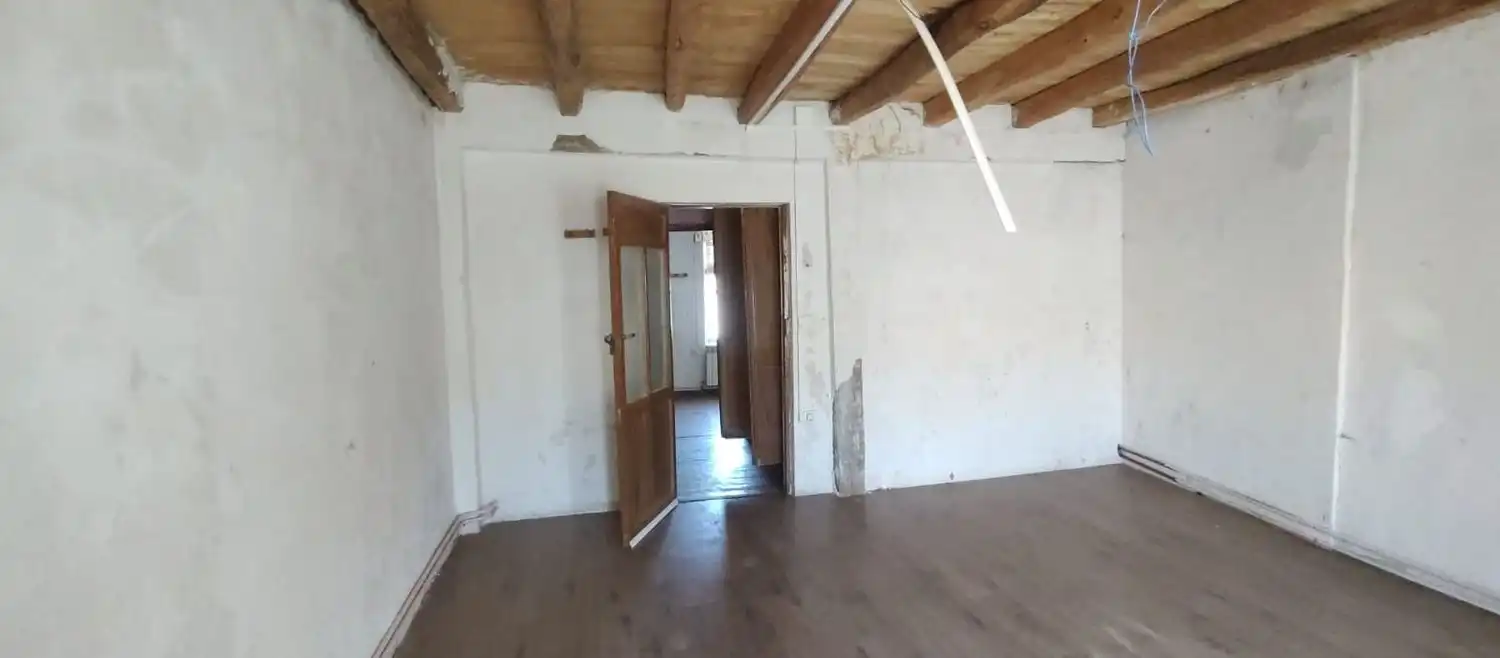 Casa adosada en venda a Escuderos, Campaspero
