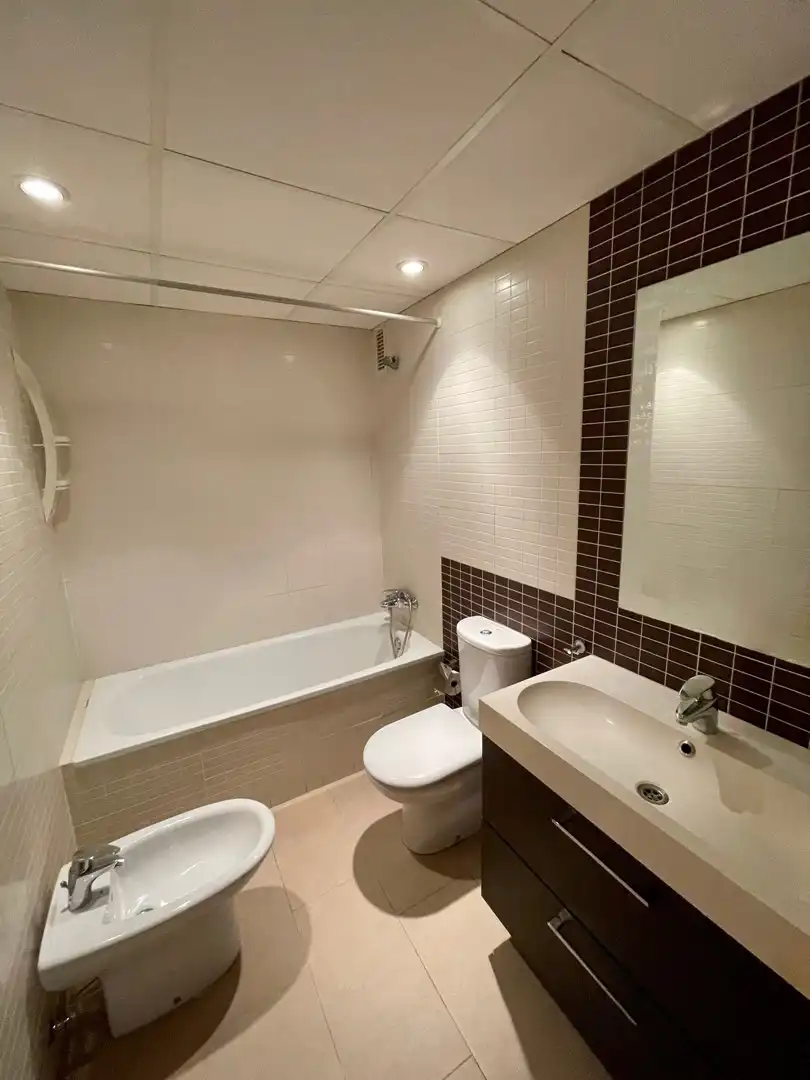Baño de Piso de alquiler en Catarroja con Amueblado