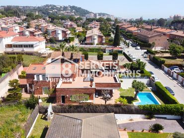 Casa amb piscina en venda a Sant Vicenç platja