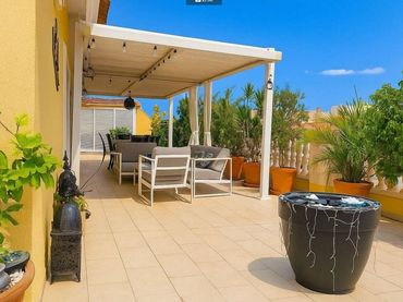 Penthouse mit Pool zum Verkauf in Las Marinas / Les Marines