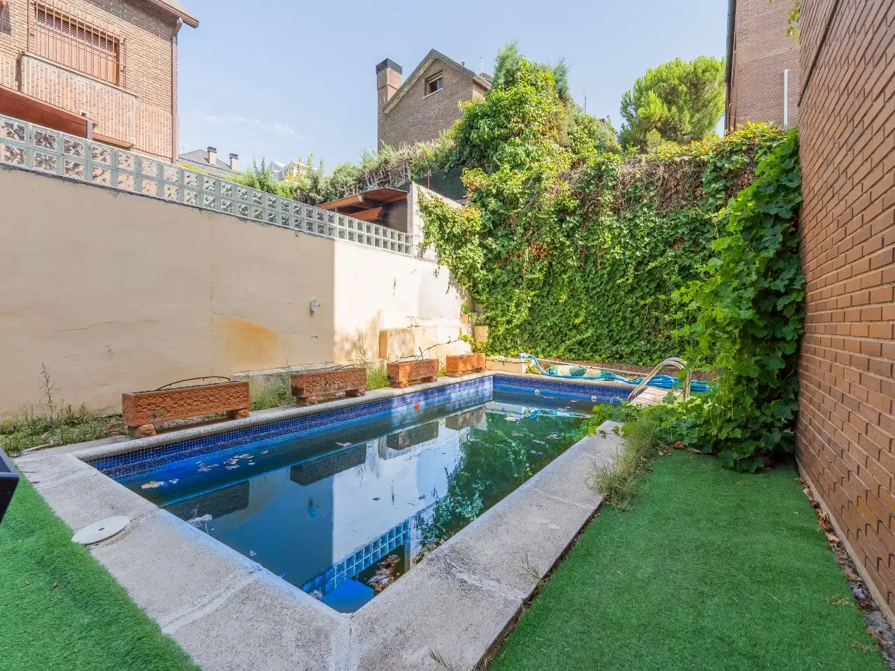 Villa con piscina in vendita a DOCTOR GUIU 30