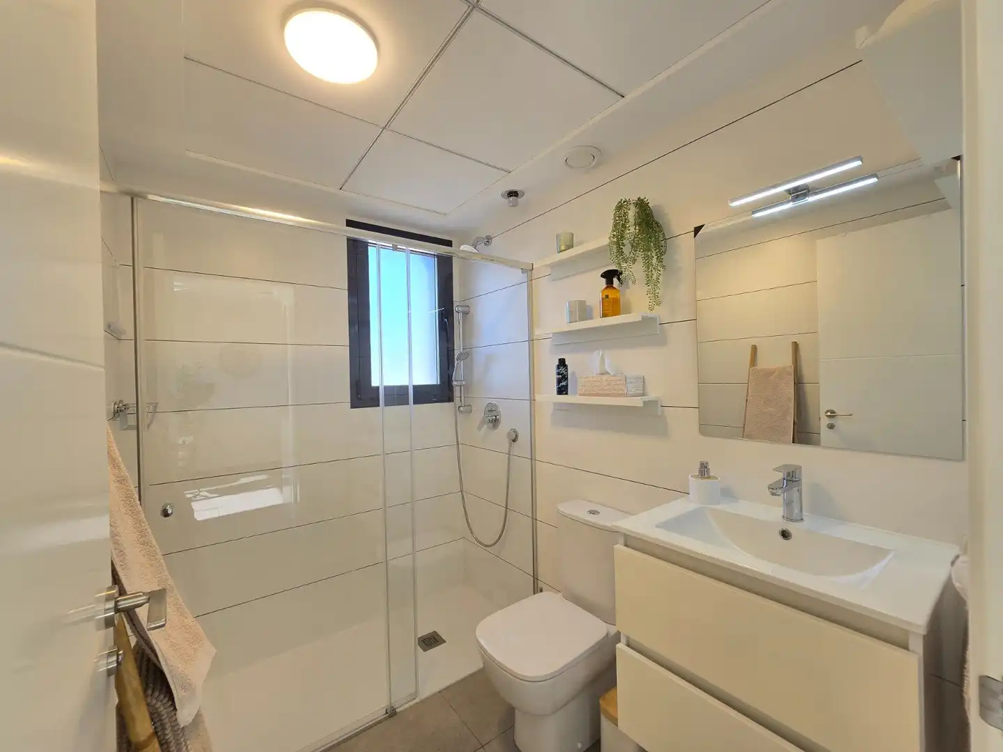 Bany de Apartament en venda en Orihuela amb Jardí privat, Terrassa i Traster