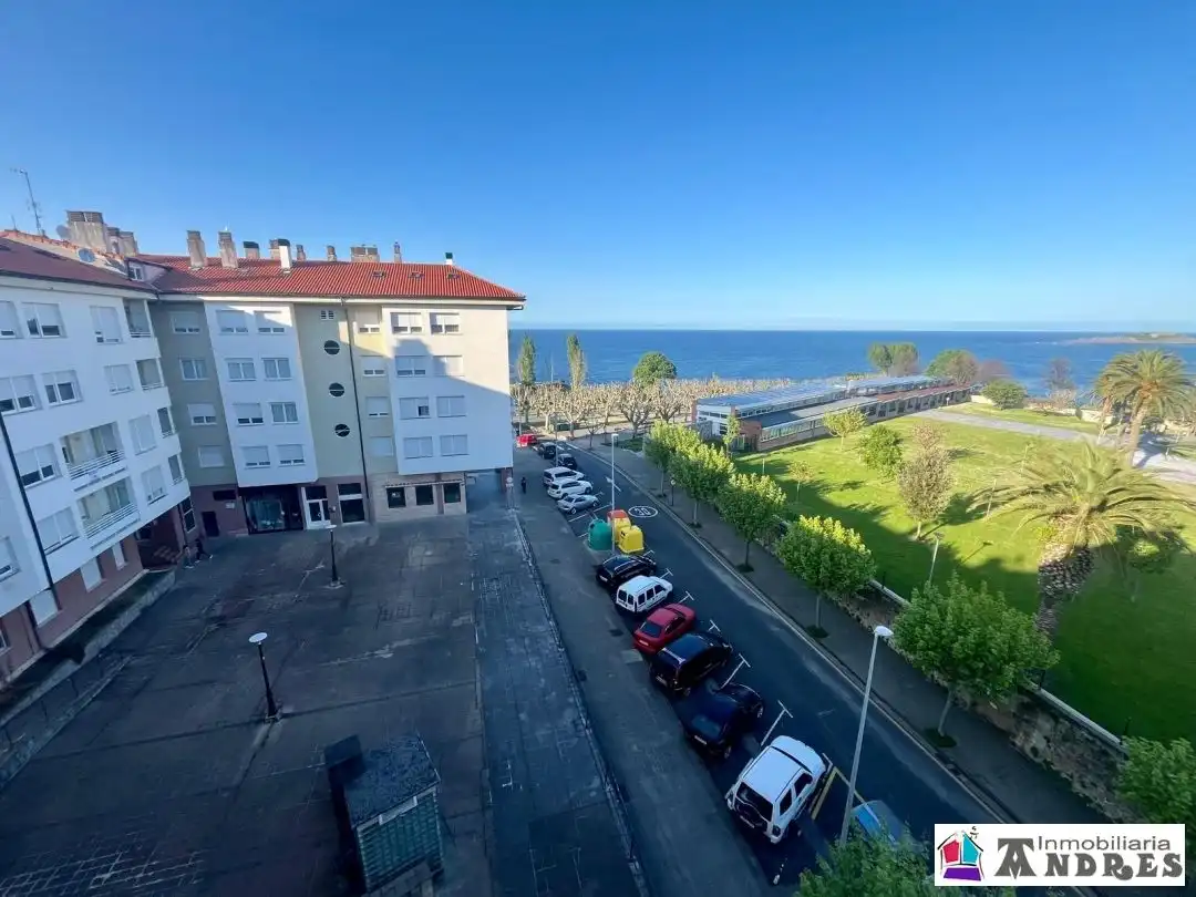 Vista exterior de Dúplex en venda en Bermeo amb Calefacció, Jardí privat i Traster