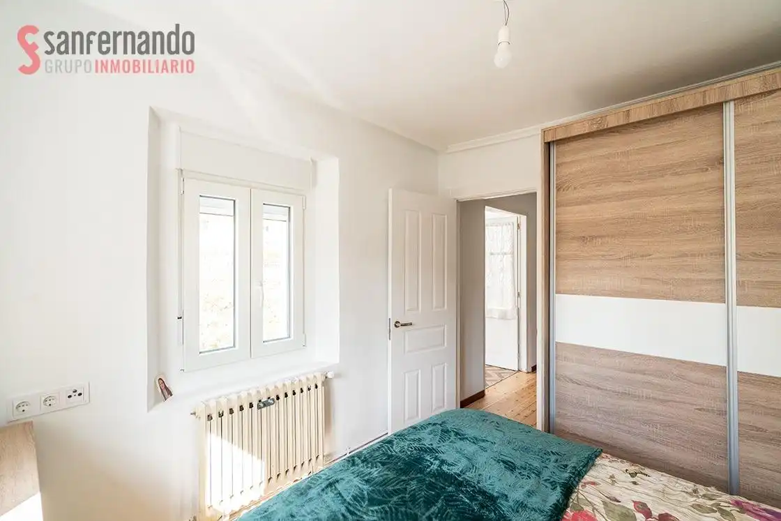 Dormitori de Casa o xalet en venda en Campoo de Enmedio amb Calefacció, Jardí privat i Terrassa