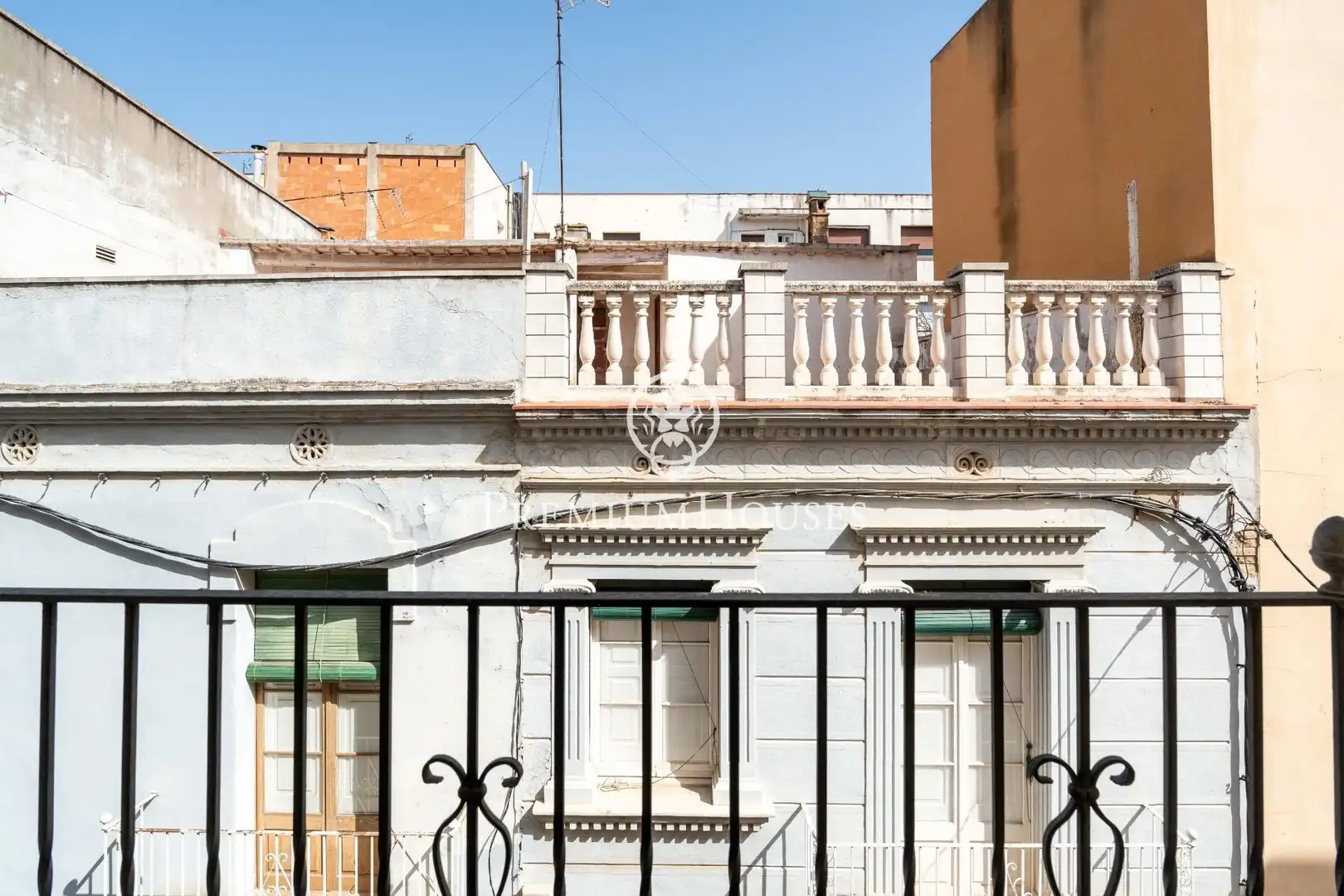 Vista exterior de Edificio en venta en Vilanova i la Geltrú