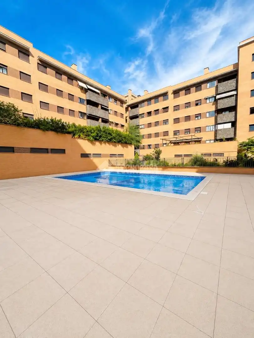 Piscina de Piso en venta en Ciempozuelos con Aire acondicionado y Calefacción