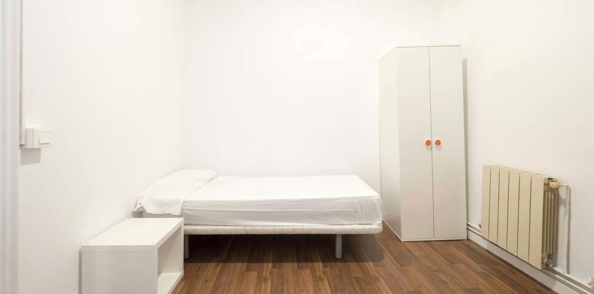 Habitación de Piso para compartir en  Barcelona Capital con Calefacción, Amueblado y Lavadora