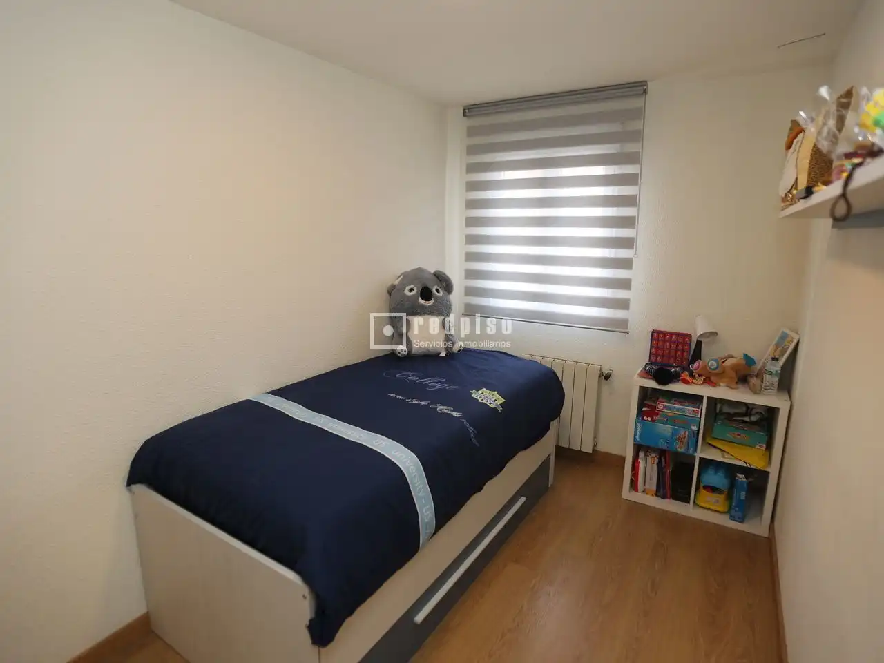 Habitación de Edificio en venta en Madrid