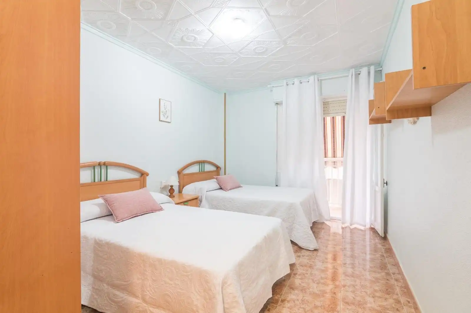 Dormitori de Apartament de lloguer en Torrevieja amb Calefacció, Terrassa i Moblat