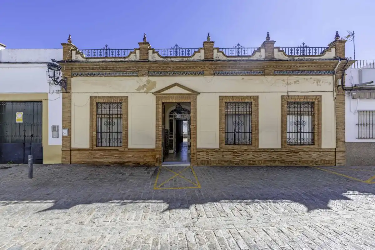 Vista exterior de Casa adosada en venta en Villanueva del Ariscal con Aire acondicionado, Calefacción y Terraza