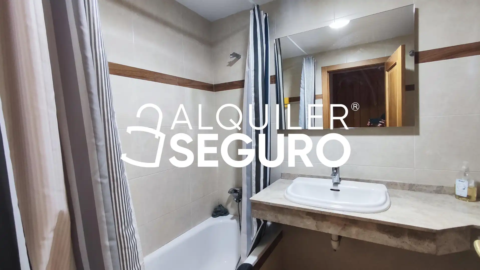 Bany de Pis de lloguer en Córdoba amb Aire condicionat, Traster i Piscina