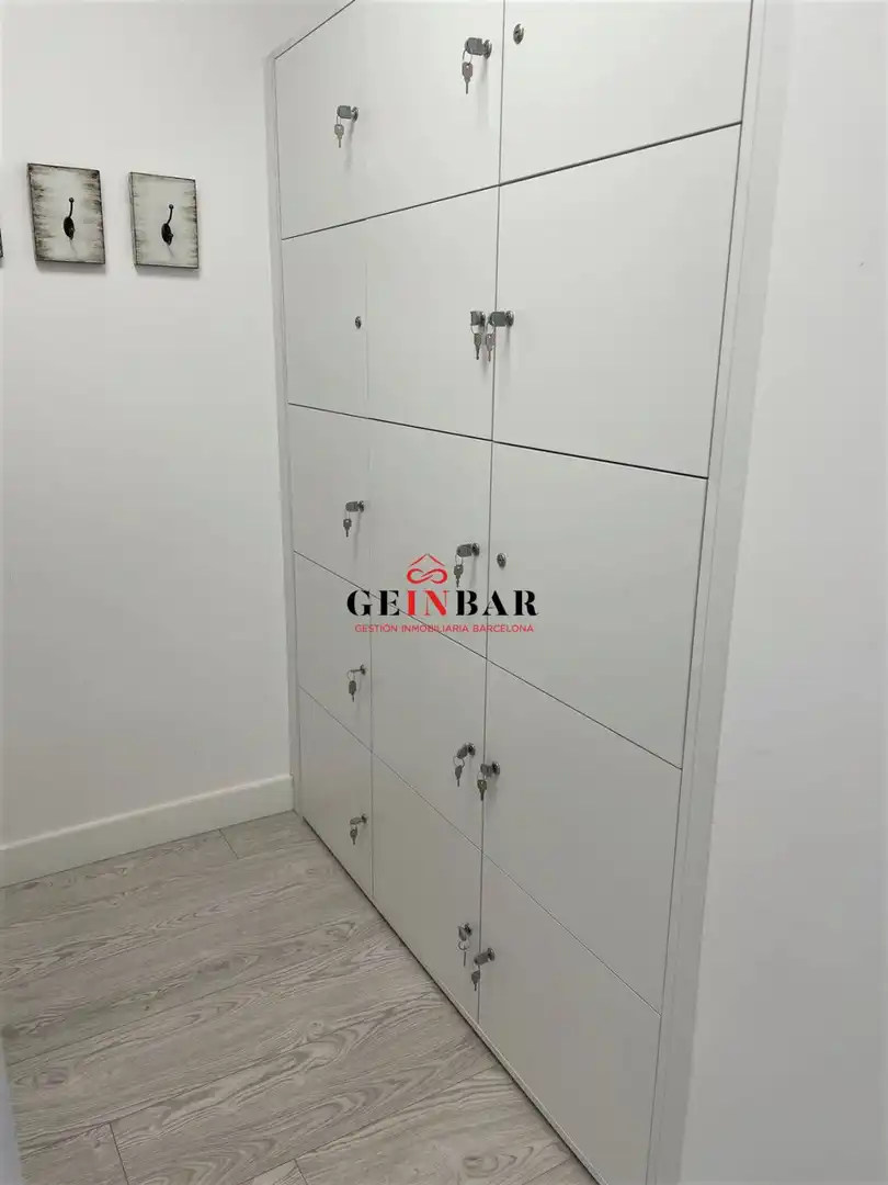 Büro zur Miete in Calle ANGLI, Les Tres Torres