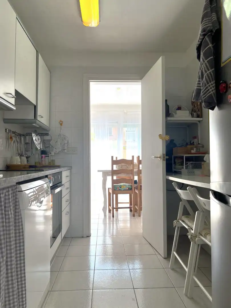 Cuina de Casa adosada en venda en Sant Pere Pescador amb Aire condicionat, Calefacció i Terrassa