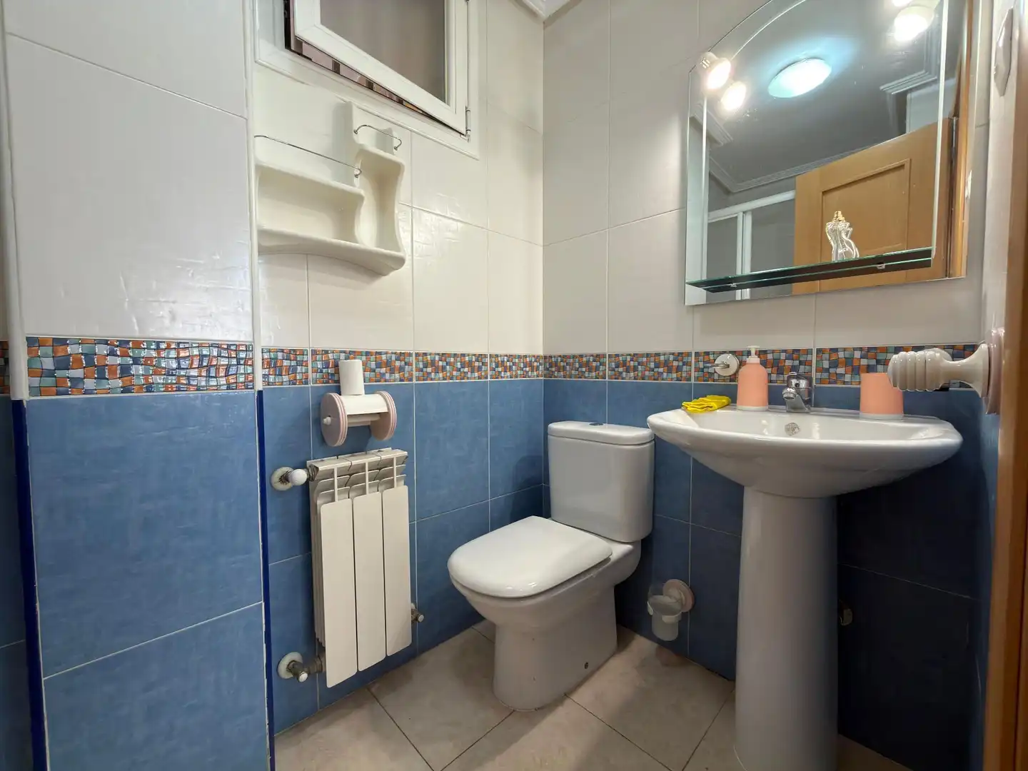Bathroom of Flat for sale in Talavera de la Reina  with Air Conditioner, Heating and Storage room