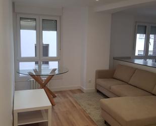 Sala d'estar de Apartament de lloguer en Oviedo  amb Calefacció