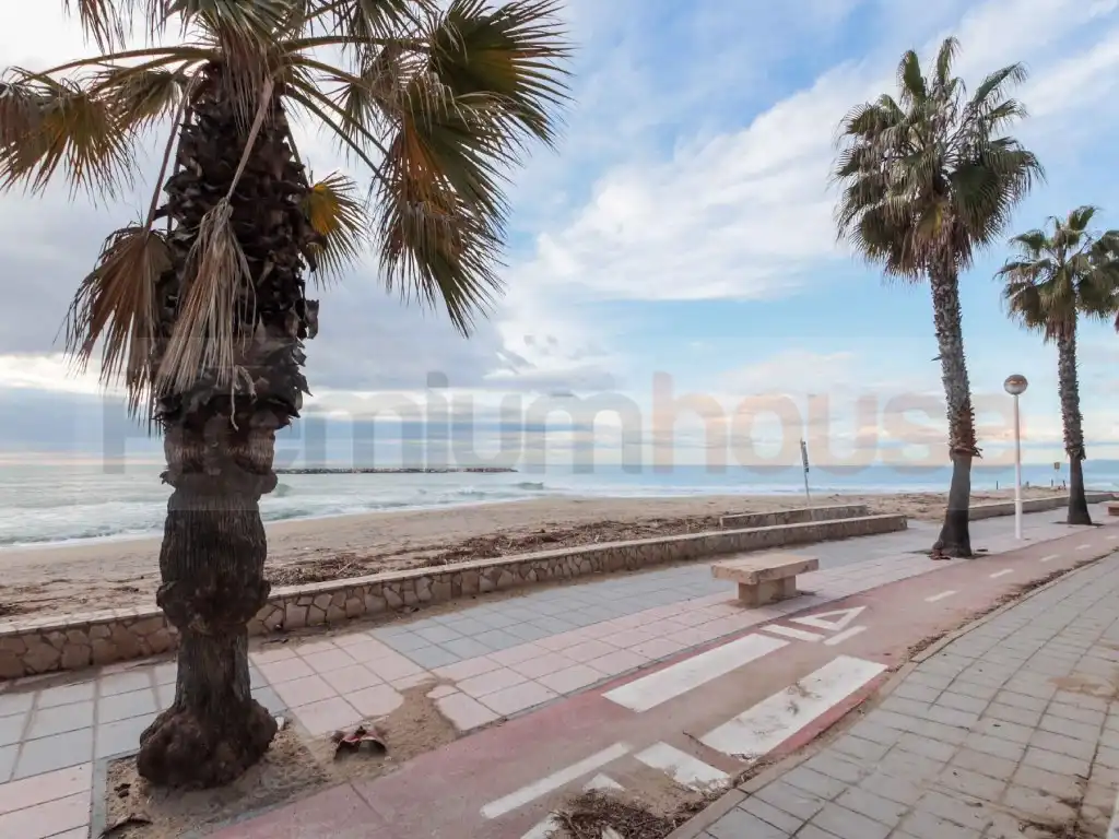 Vista exterior de Piso en venta en Cambrils con Piscina