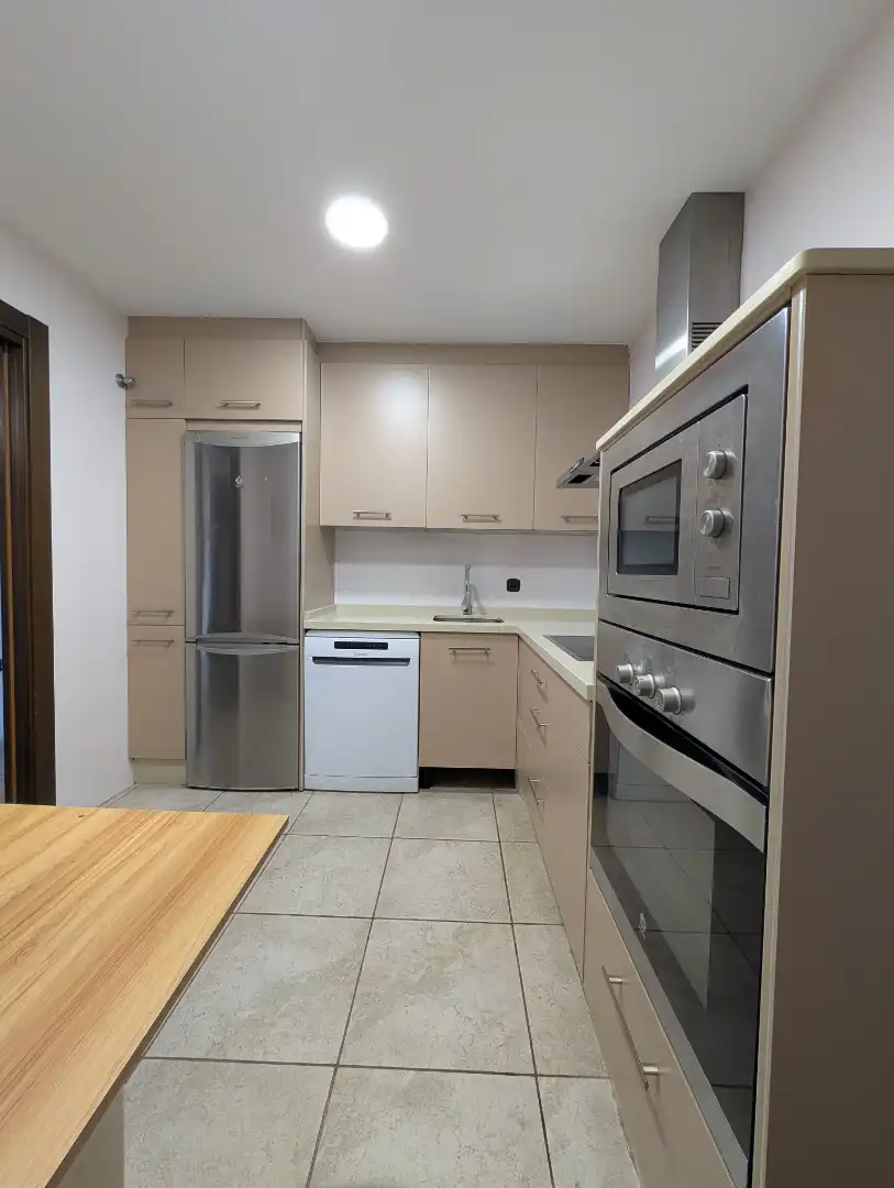 Cocina de Planta baja de alquiler en Estepona con Aire acondicionado, Calefacción y Terraza