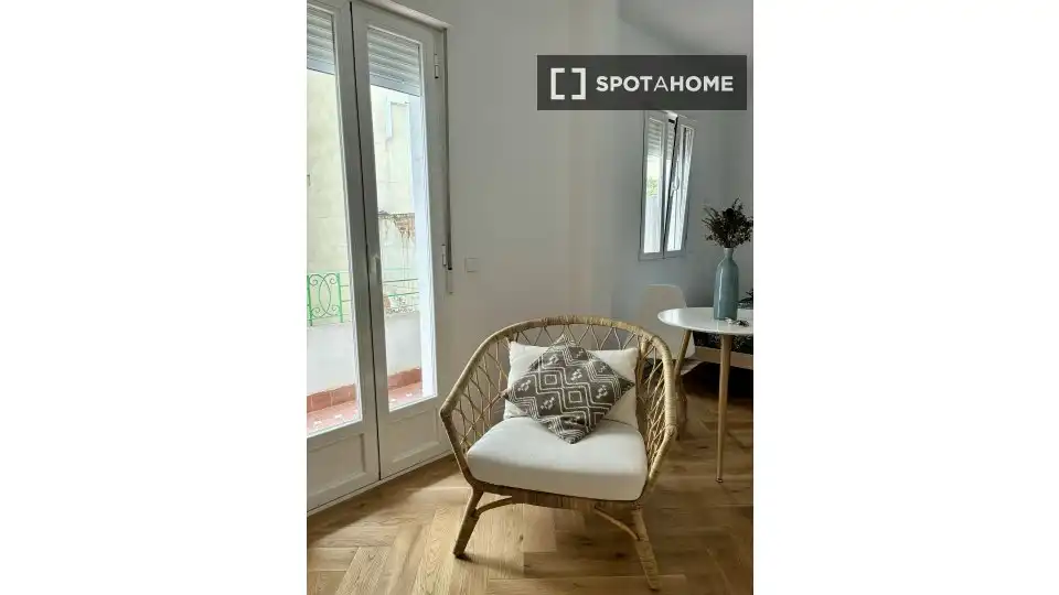 Room in Ríos Rosas - Nuevos Ministerios