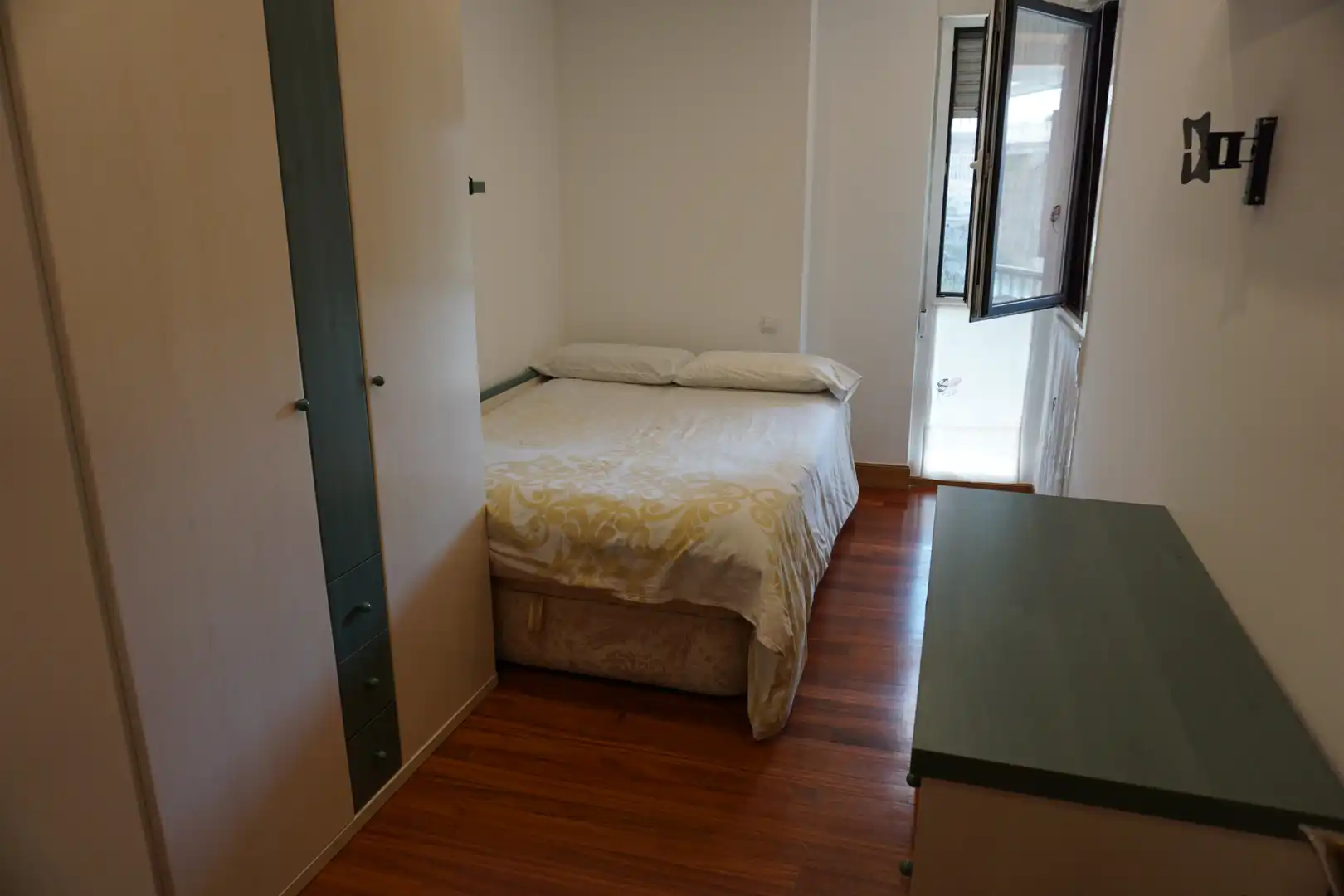 Habitación de Piso en venta en Basauri  con Calefacción, Amueblado y Horno