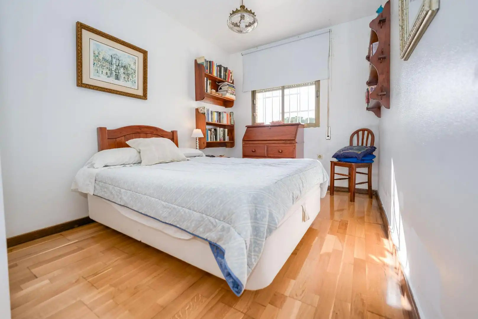 Dormitori de Casa o xalet en venda en Espartinas amb Aire condicionat, Jardí privat i Terrassa