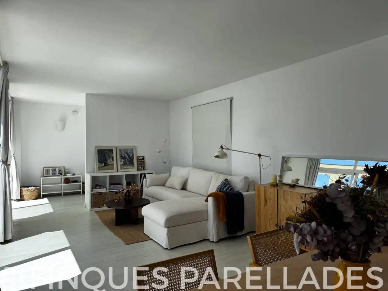 Living room of Attic for sale in Sitges  with Air Conditioner, Heating and Parquet flooring